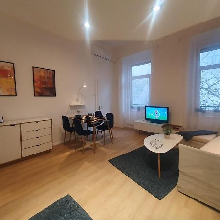 Petofi Apartment With Air Condition Budapest Luaran gambar